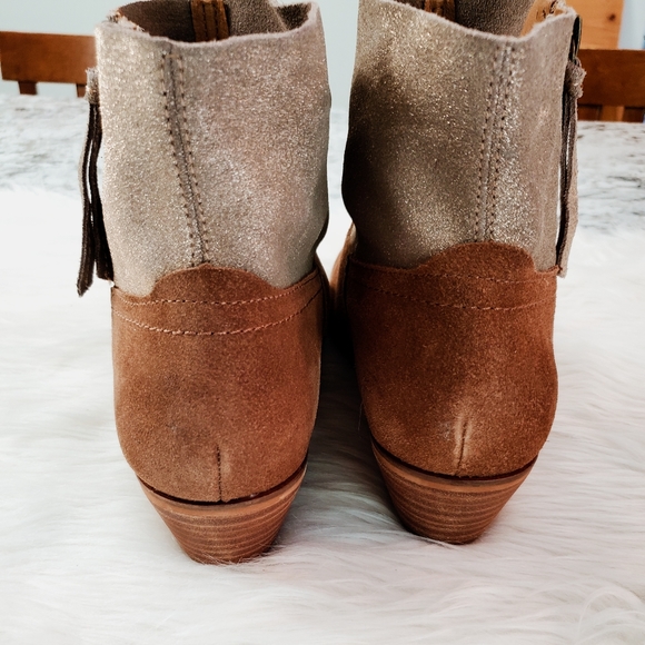 New Frye and Co Size 11 Rubie Side Zip Suede Ankle Boot Almond Toe cognac - Picture 5 of 6